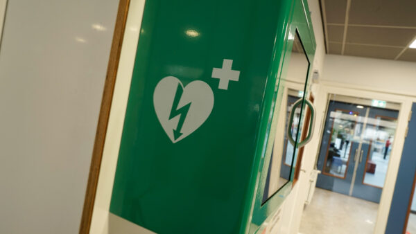 Algemene foto van AED in de school